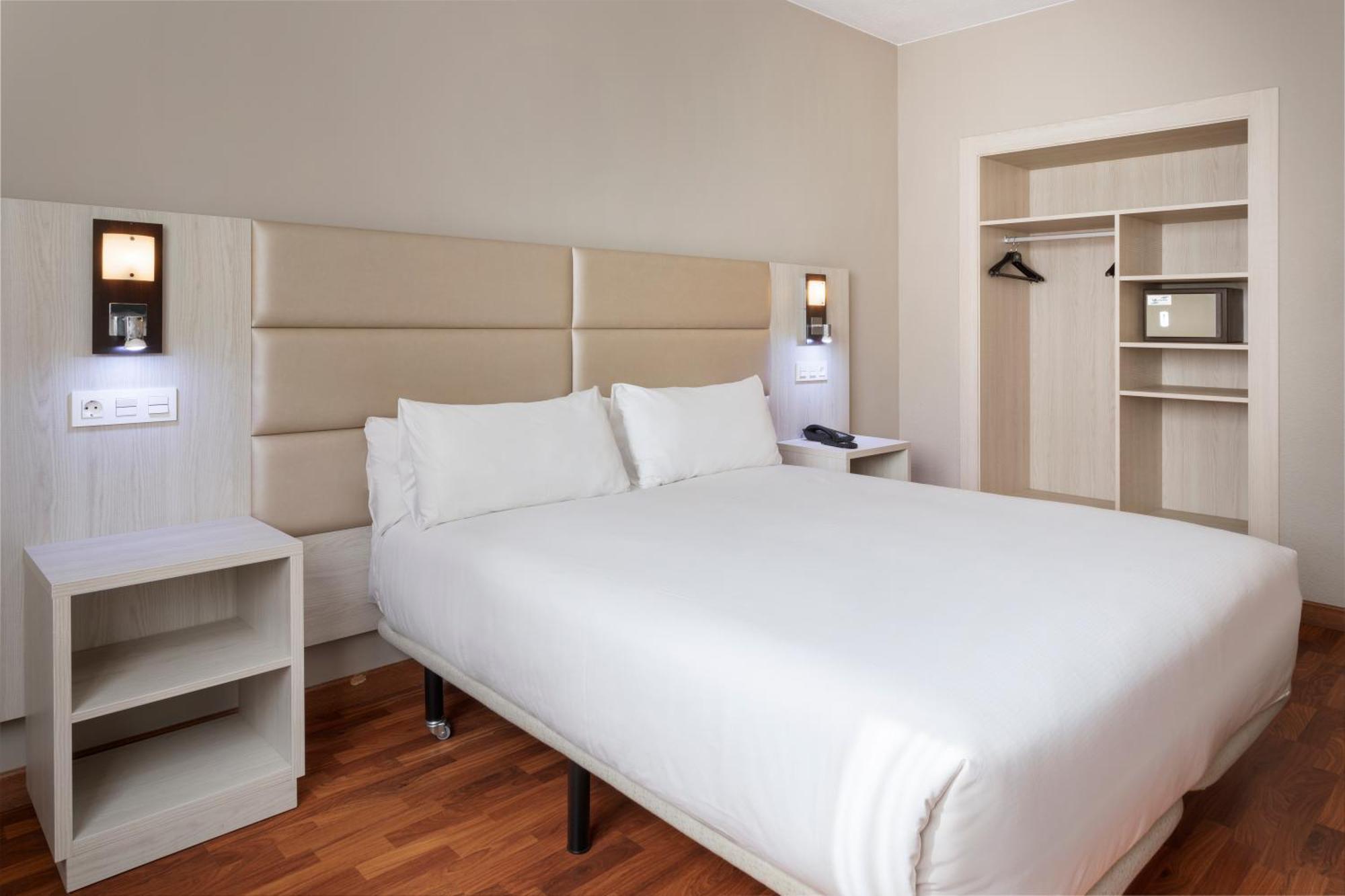 B&B Hotel Zaragoza Royal Экстерьер фото
