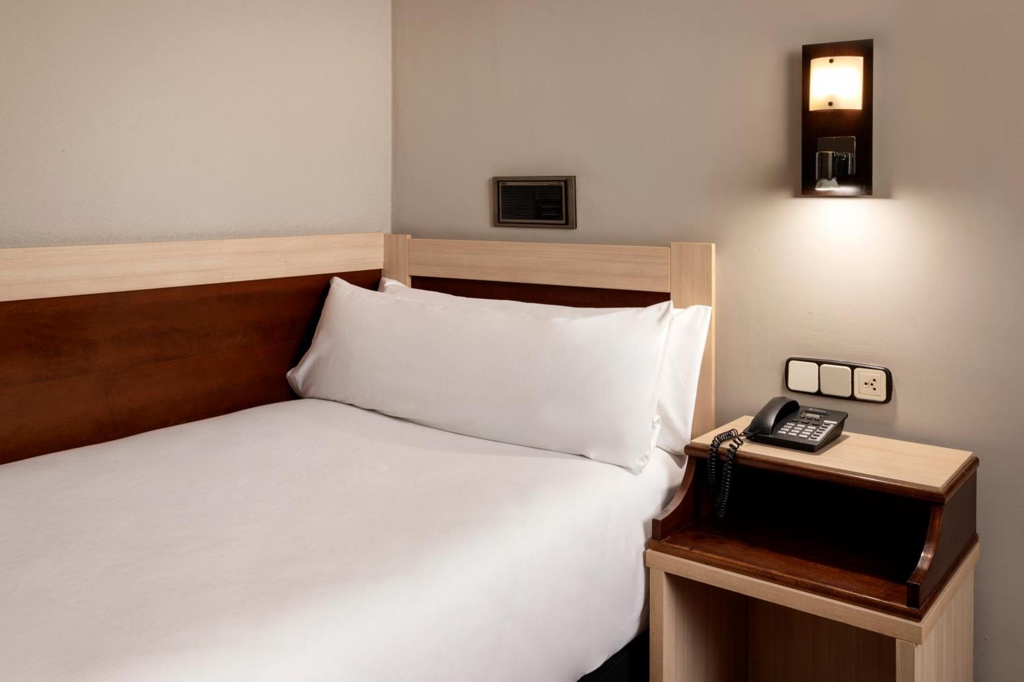 B&B Hotel Zaragoza Royal Экстерьер фото
