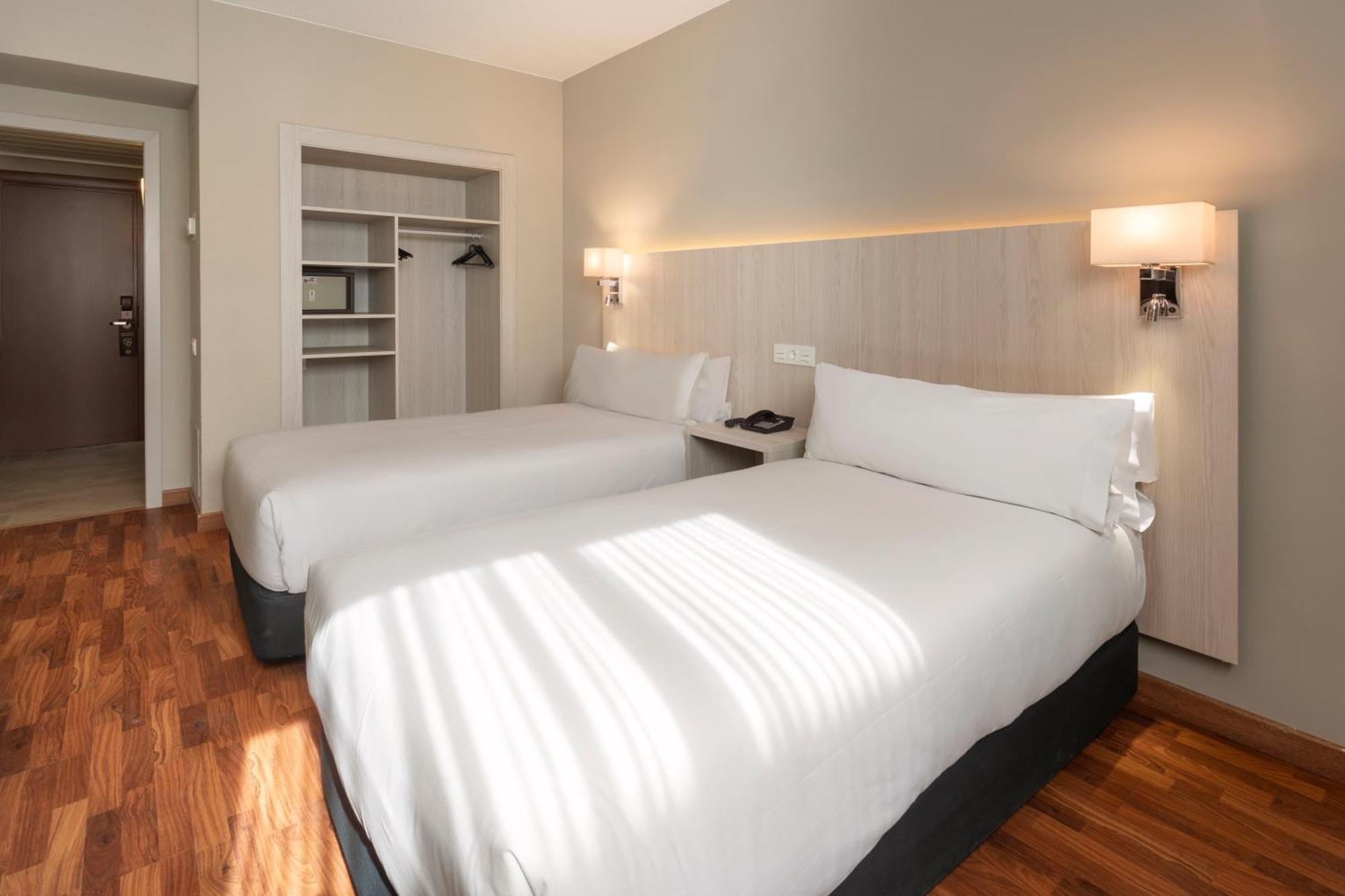 B&B Hotel Zaragoza Royal Экстерьер фото