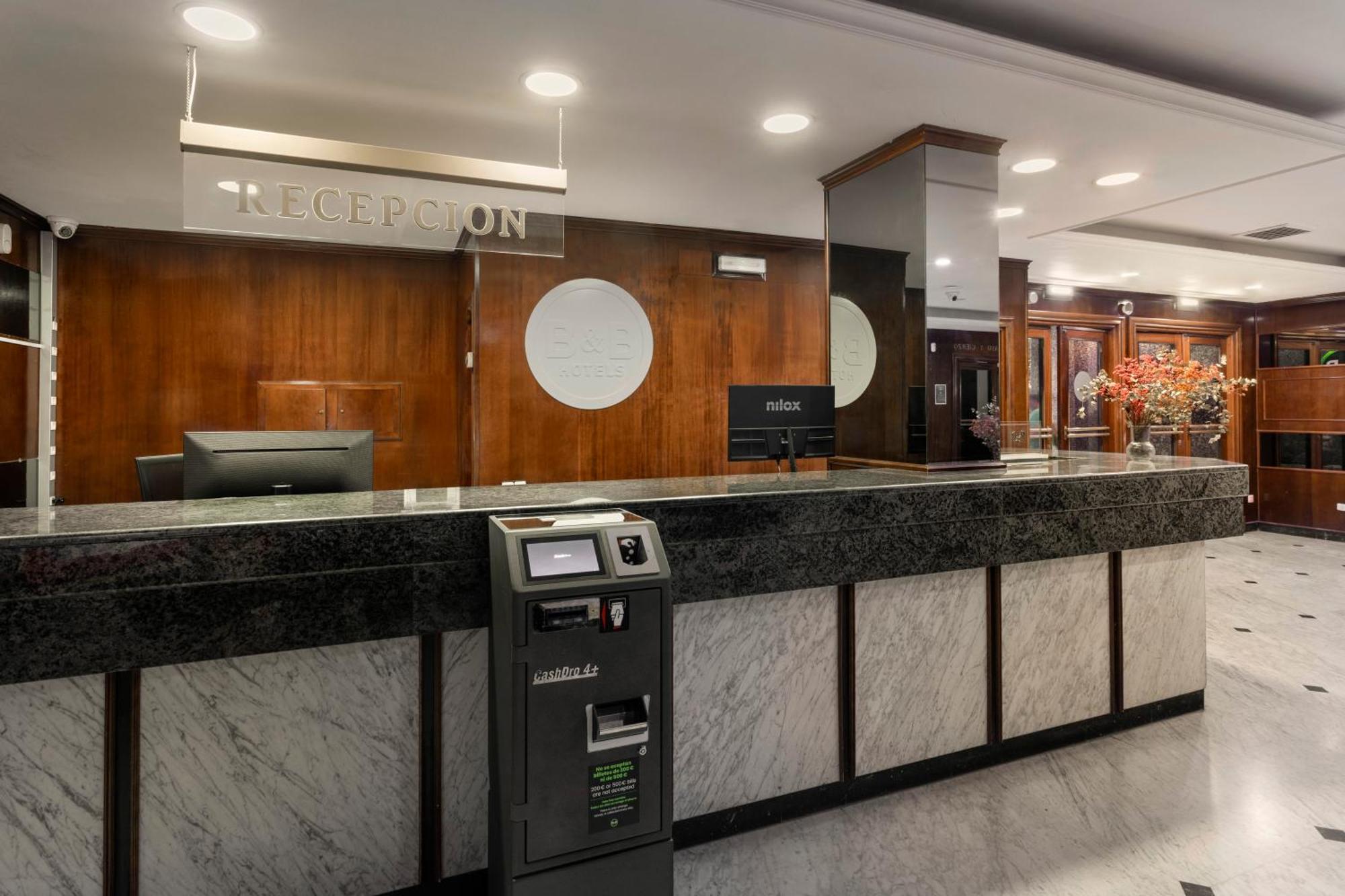 B&B Hotel Zaragoza Royal Экстерьер фото