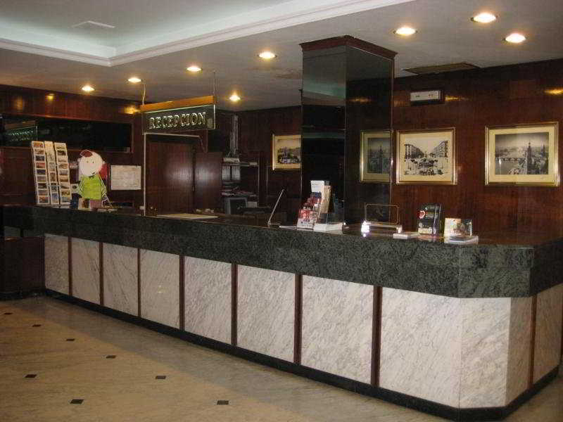 Hotel Zaragoza Royal Интерьер фото