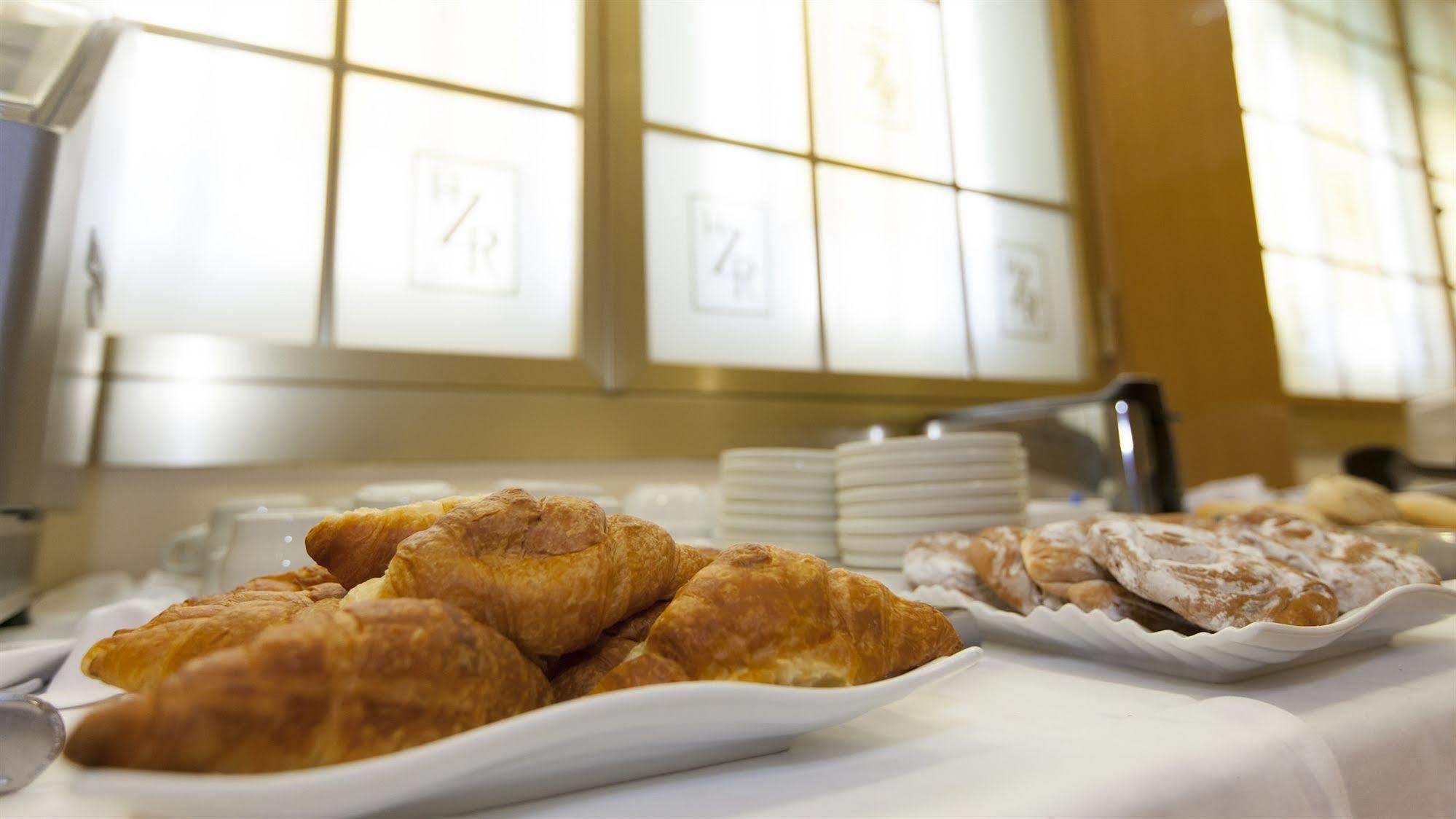 B&B Hotel Zaragoza Royal Экстерьер фото